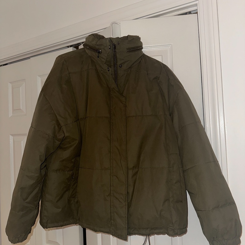 American Eagle Women’s Oversized puffer jacket